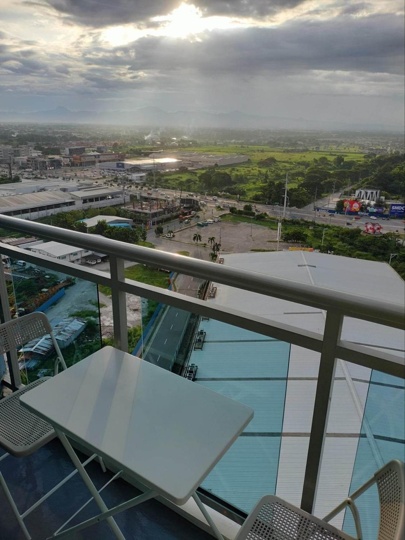 סן פרננדו Azure North Studio Units Located In 17Th Floor And Above מראה חיצוני תמונה